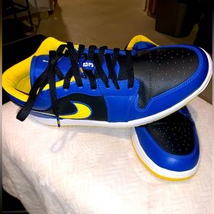 Nike Air Jordan 1 Retro Lows size 12